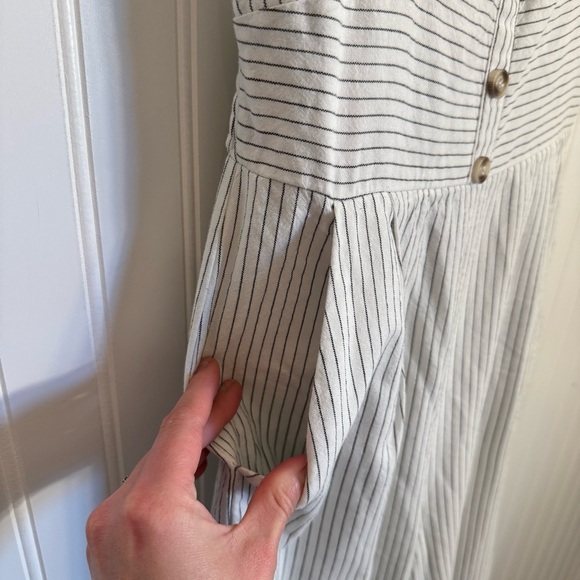 Lulus Women’s Coastal Air White Striped Tie-Back Culotte Jumpsuit Size Medium - Picture 6 of 16